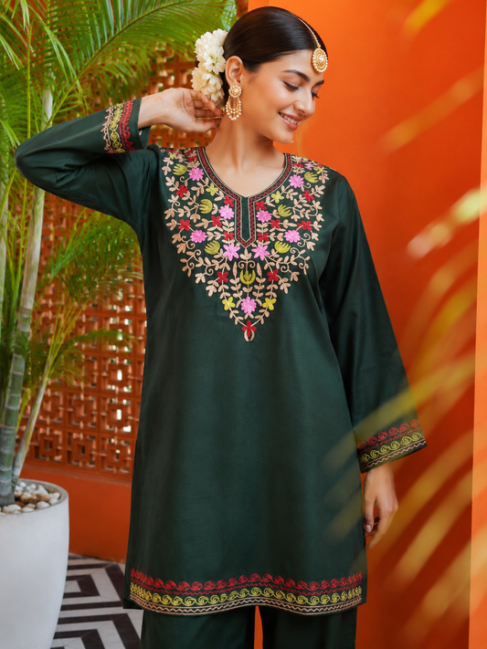 Green aari kurta + bottom work plazo